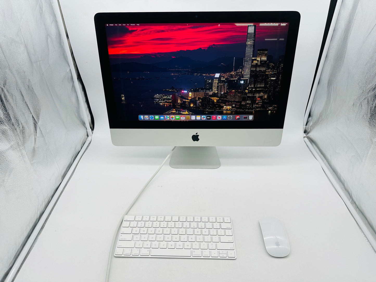 Apple 2019 iMac 21" 3.2GHz 6-Core i7 16GB RAM 512GB SSD RP555X 2GB - Very Good