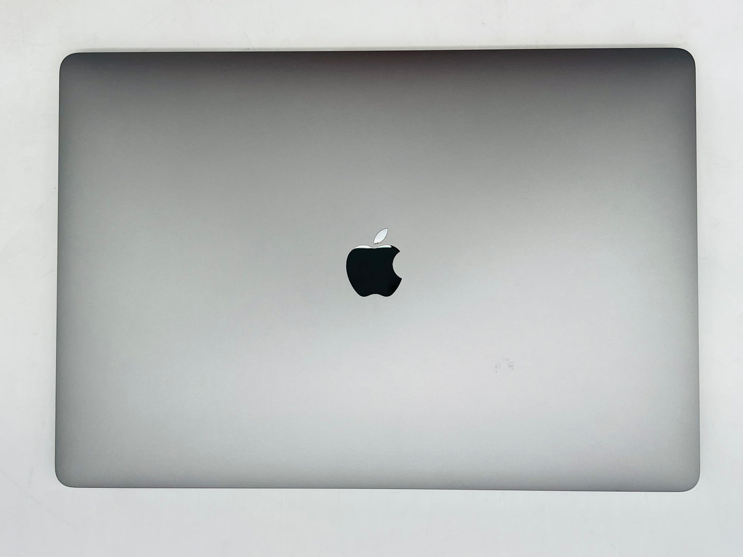 Apple 2019 MacBook Pro 16" 2.4GHz i9 64GB RAM 8TB SSD RP5600M 8GB - Very Good