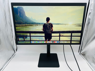 LG 27MD5KLB-B 27” UltraFine 5K IPS Monitor with Thunderbolt 3-macOS Compatible