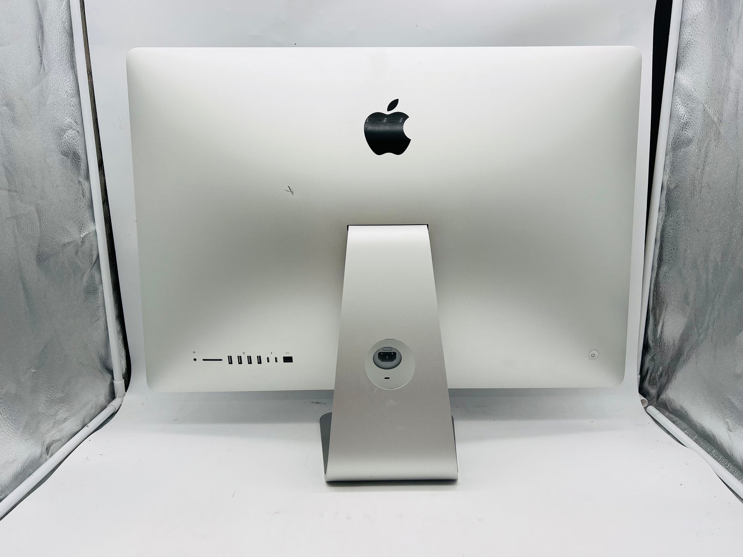 Apple 2019 iMac 27 in 5K Retina 3.6GHz 8-Core i9 32GB RAM 1TB SSD RP575X 4GB
