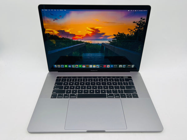 Apple 2019 MacBook Pro 15 in TB 2.6GHz 6-Core i7 16GB RAM 512GB SSD RP555X 4GB