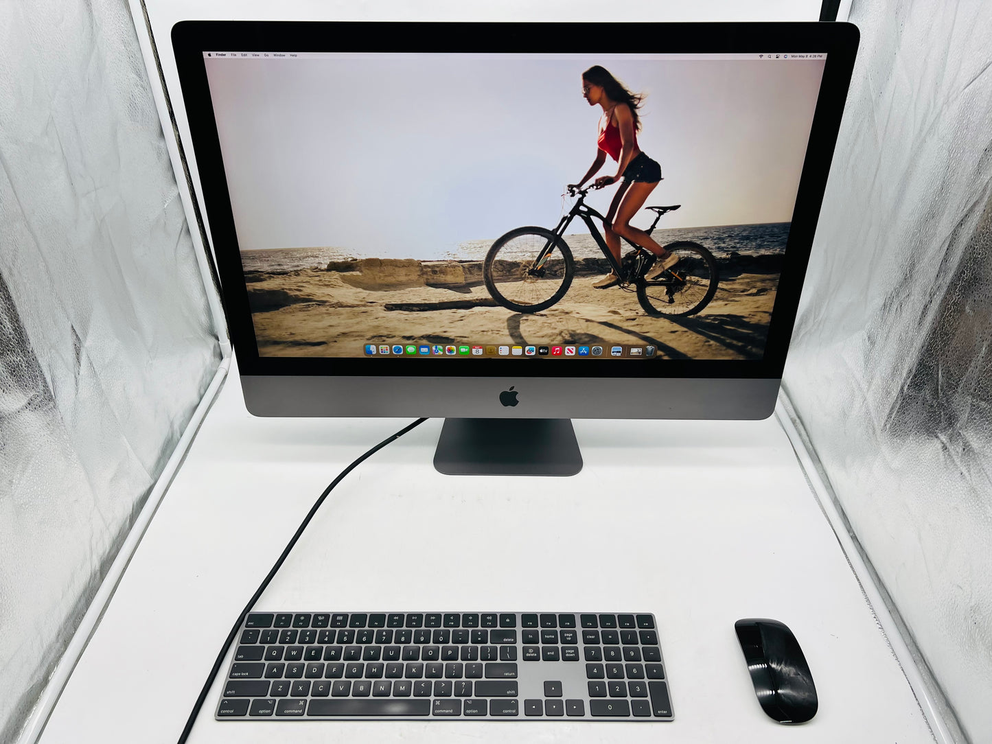 Apple 2017 iMac Pro 3.2GHz 8-Core Xeon 32GB RAM 1TB SSD Vega 56 8GB - Excellent