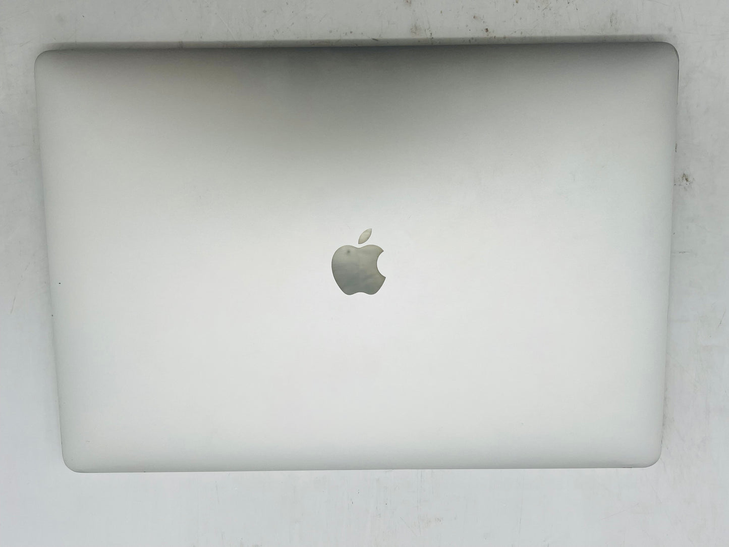 Apple 2019 MacBook Pro 16 in 2.4GHz i9 32GB RAM 1TB SSD RP5500M 8GB - Very Good