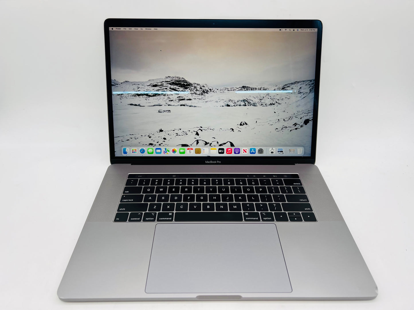 Apple 2019 Macbook Pro 15in 2.4GHz i9 (8 core) 32GB RAM 1TB SSD RP560X 4GB- Good