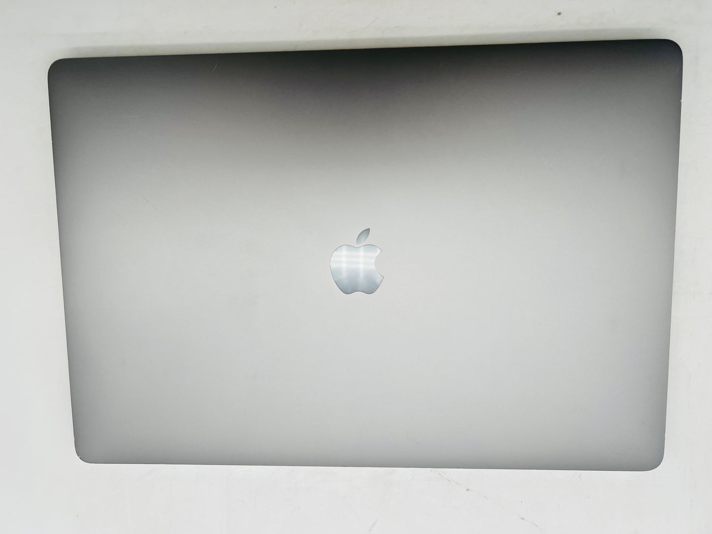 Apple 2019 Macbook Pro 16 in 2.6GHz 16GB RAM 512GB SSD RP5300M 4GB - Good