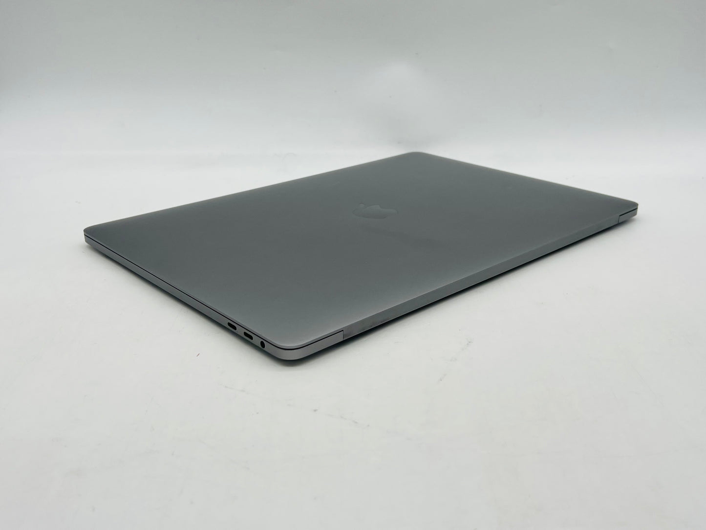 Apple 2019 Macbook Pro 15in 2.4GHz i9 32GB RAM 1TB SSD RP 555X 4GB - Very Good