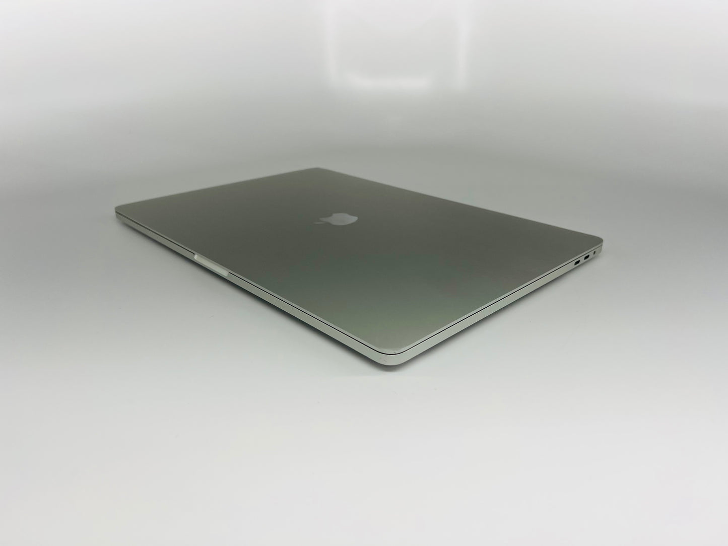 Apple 2019 Macbook Pro 16in 2.6GHz i7 16GB RAM 512GB SSD RP 5300M 4GB - Good