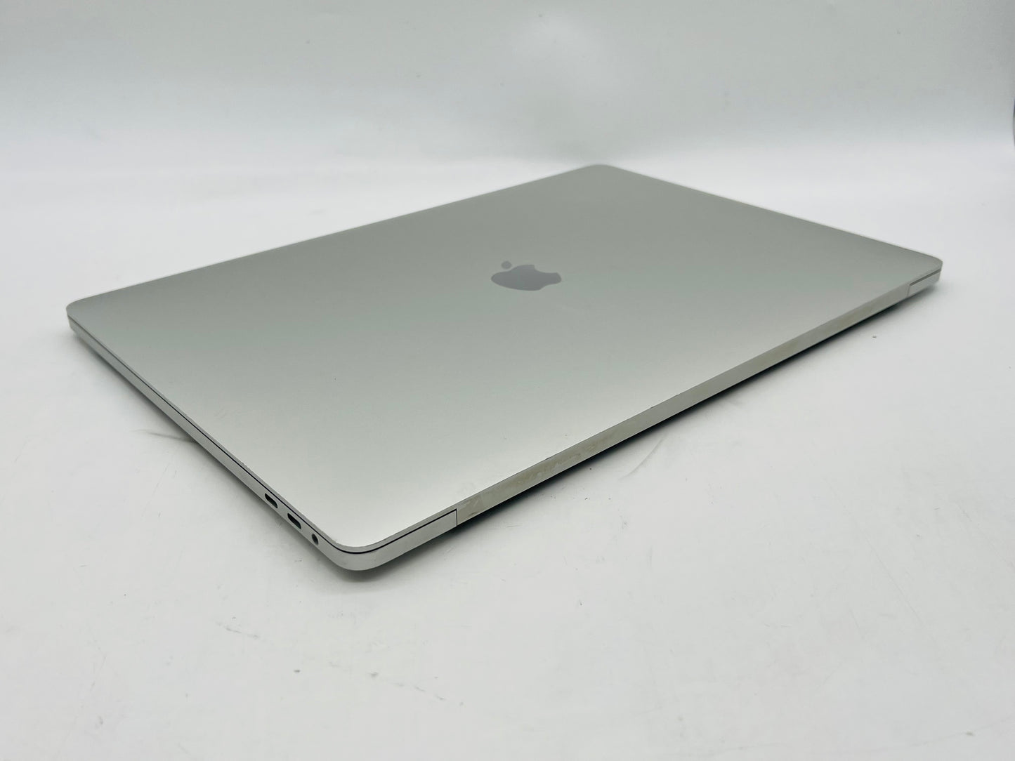 Apple 2019 Macbook Pro 16in 2.6GHz i7 32GB RAM 1TB SSD RP5300M 4GB - Very Good