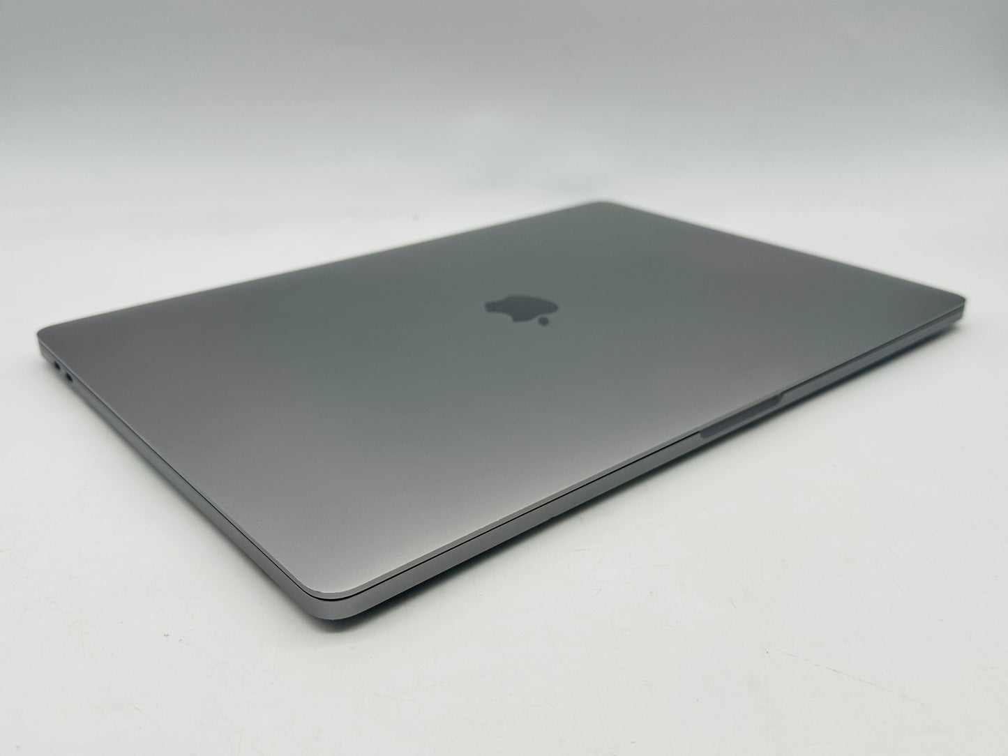 Apple 2019 MacBook Pro 16 in 2.4GHz i9 64GB RAM 2TB SSD RP5500M 4GB - Very Good
