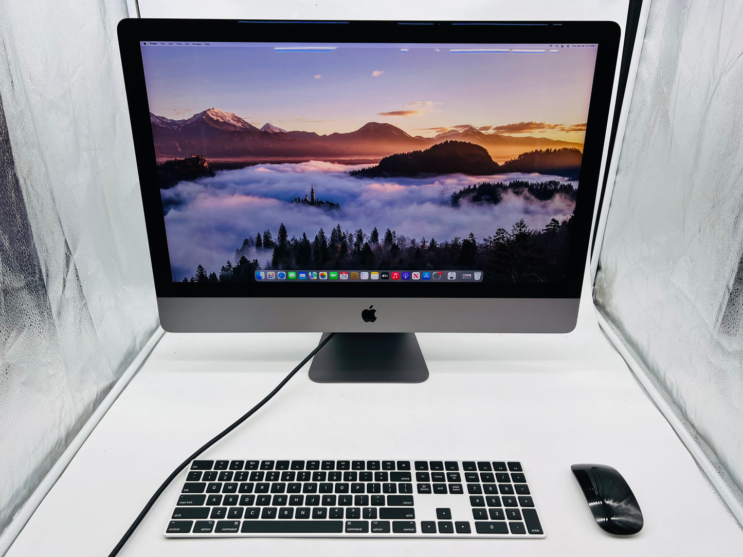 Apple 2017 iMac Pro 5K Retina 3.0GHz 10-Core Xeon W 64GB RAM 1TB SSD Vega 56 8GB
