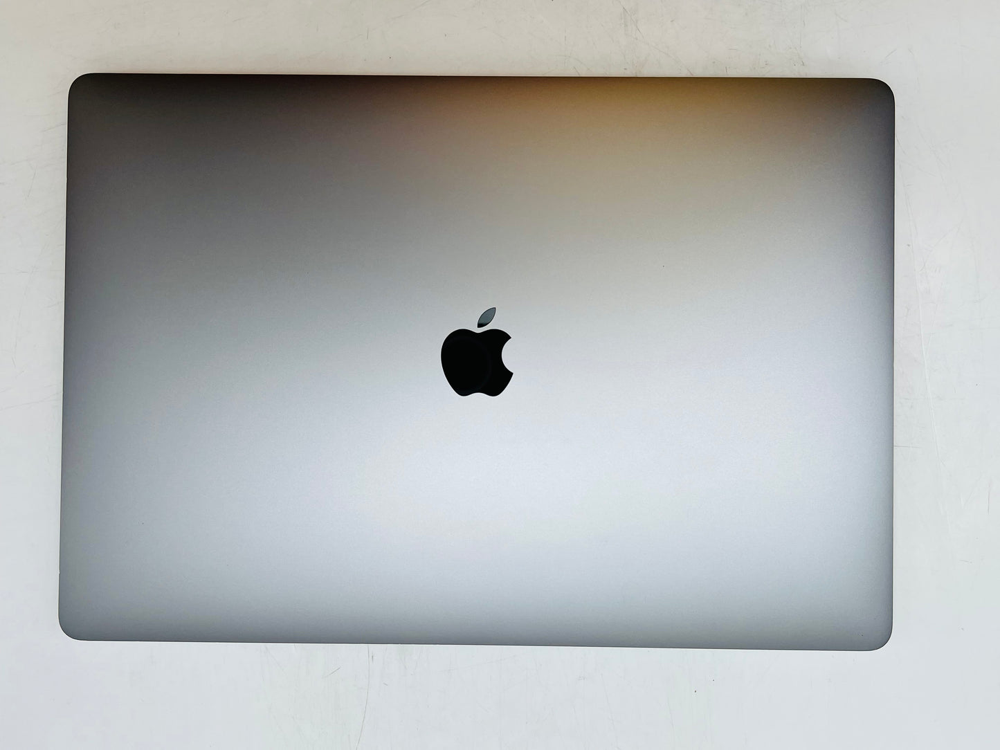 #3 Apple 2018 MacBook Pro 15" 2.2GHz 6-Core i7 16GB 256GB SSD RP555X 4GB ( Grade B)
