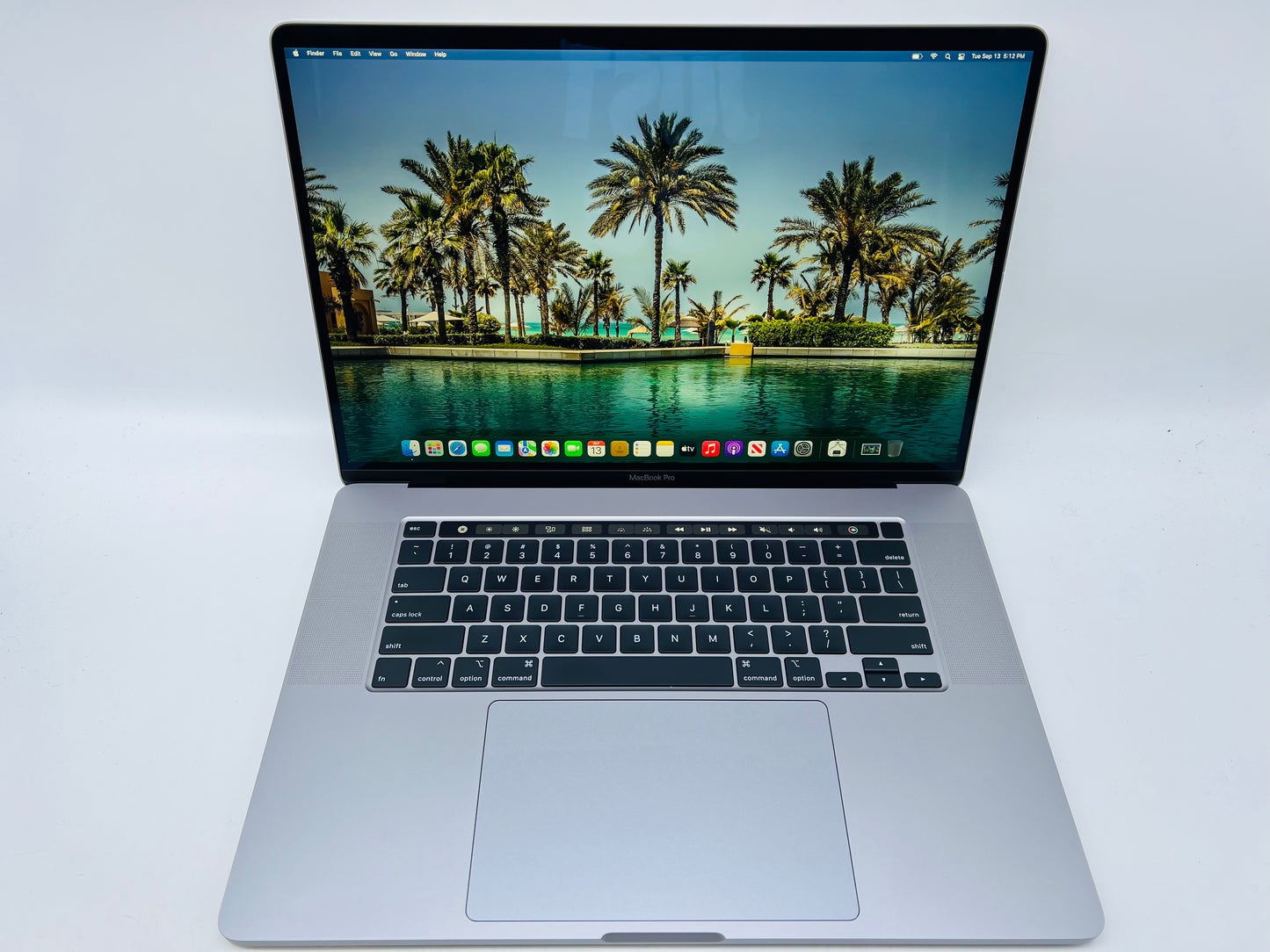 Apple 2019 16 in MacBook Pro TB 2.4GHz 8-Core i9 64GB 1TB SSD RP5500M 8GB