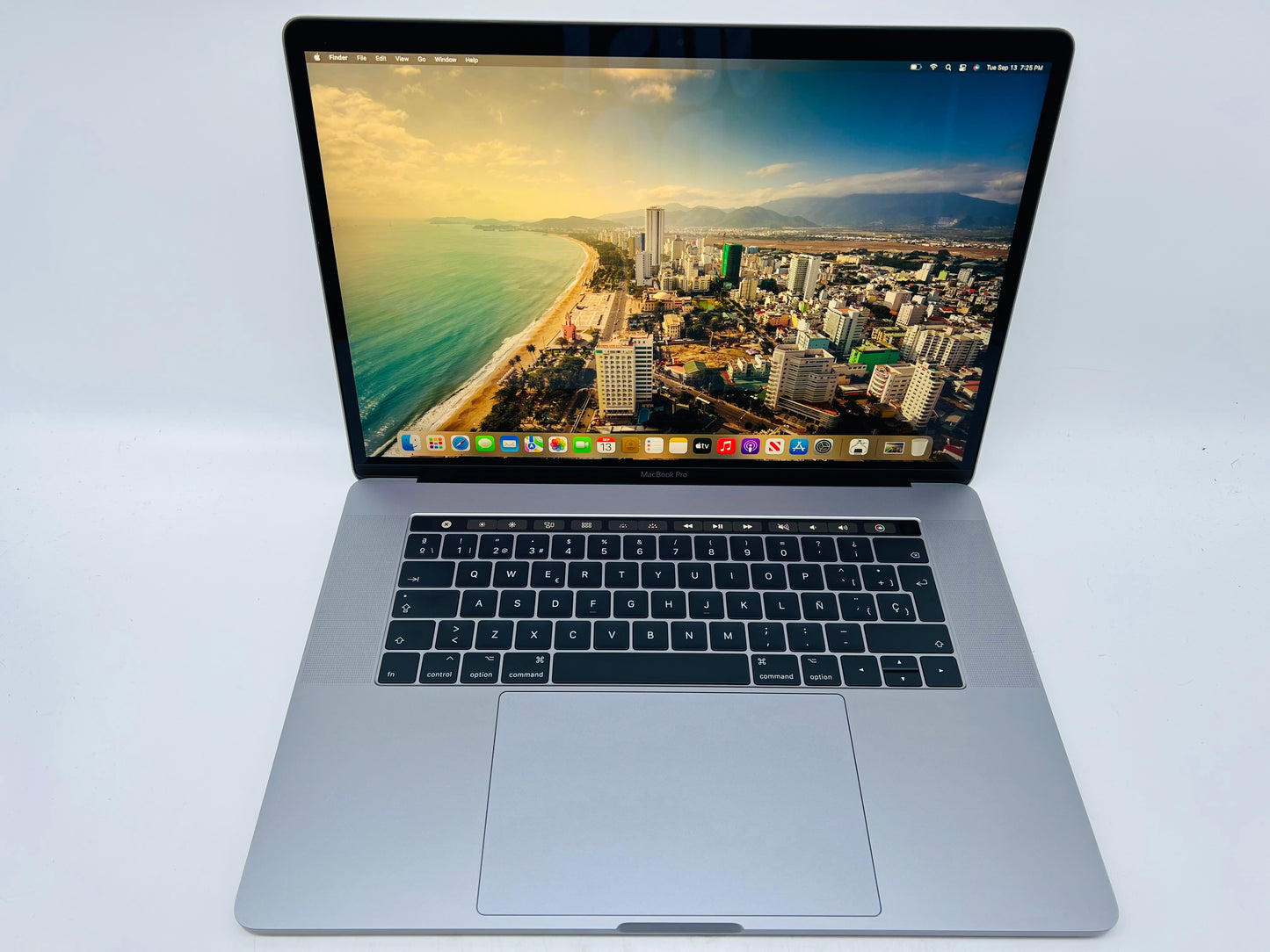 Apple 2017 15 in MacBook Pro TB 2.8GHz Q-Core i7 16GB 256GB "Spanish Keyboard"