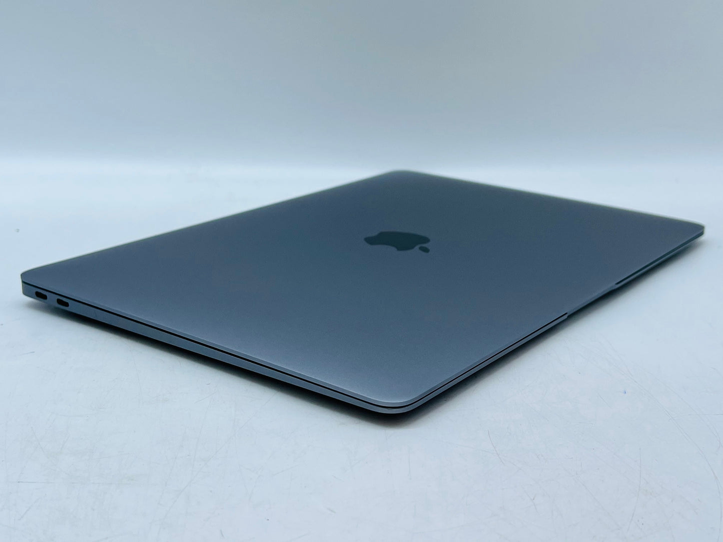 Apple 2020 13 in MacBook Air 1.1GHz Dual-Core i3 16GB RAM 256GB SSD IUG617