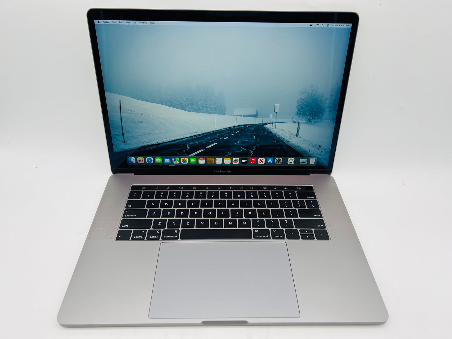 Apple 2019 MacBook Pro 15 in TB 2.4GHz 8-Core i9 32GB RAM 512GB SSD RP560X 4GB