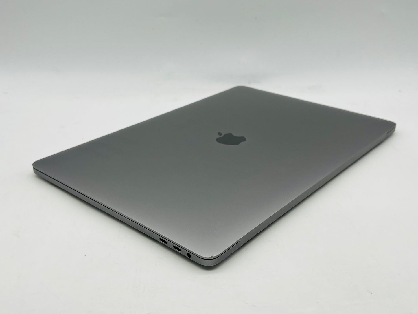 Apple 2019 MacBook Pro 15 in TB 2.4GHz 8-Core i9 32GB RAM 512GB SSD RP560X 4GB