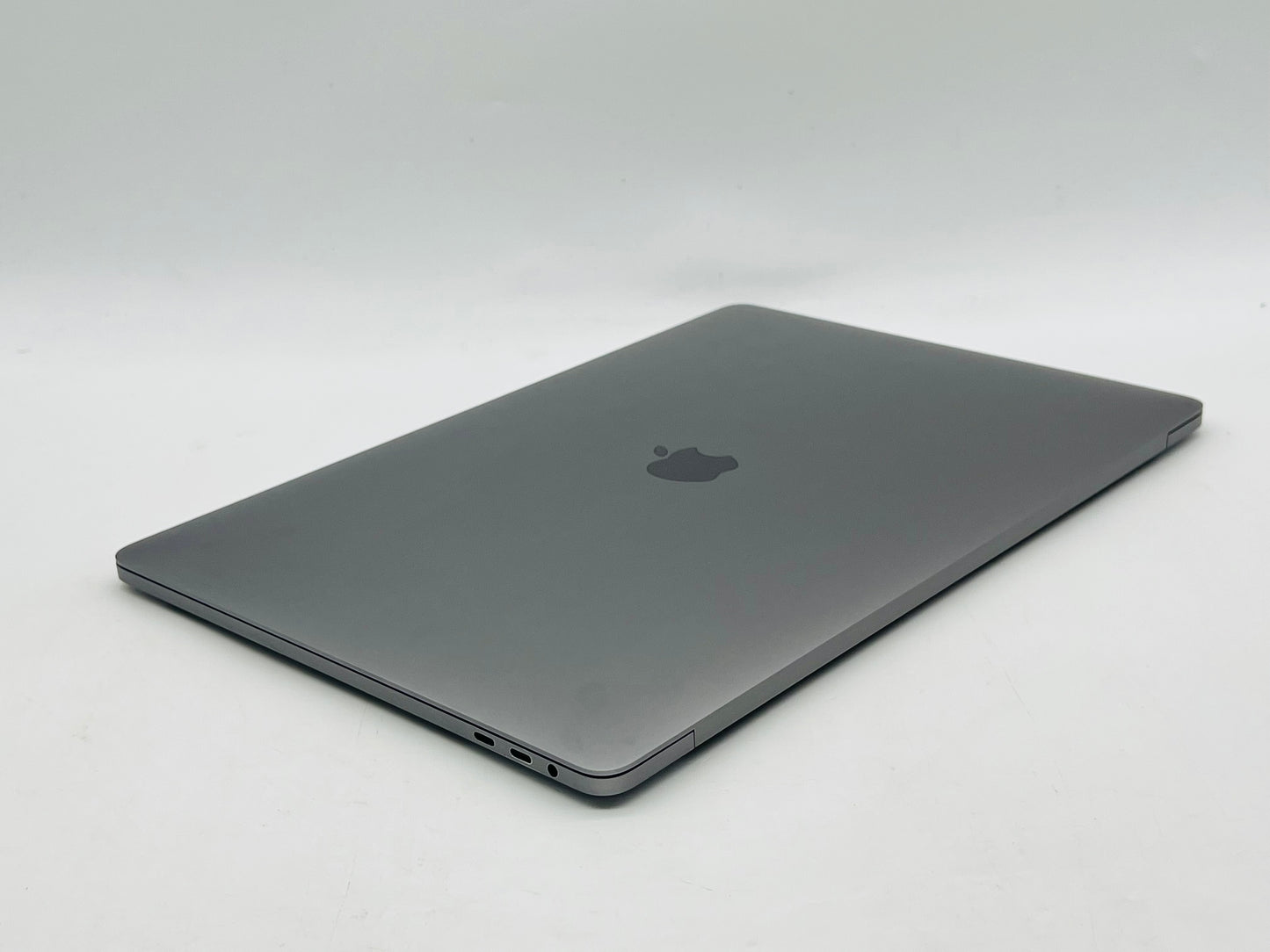 Apple 2019 MacBook Pro 15 in TB 2.6GHz 6-Core i7 16GB RAM 256GB SSD RP555X 4GB