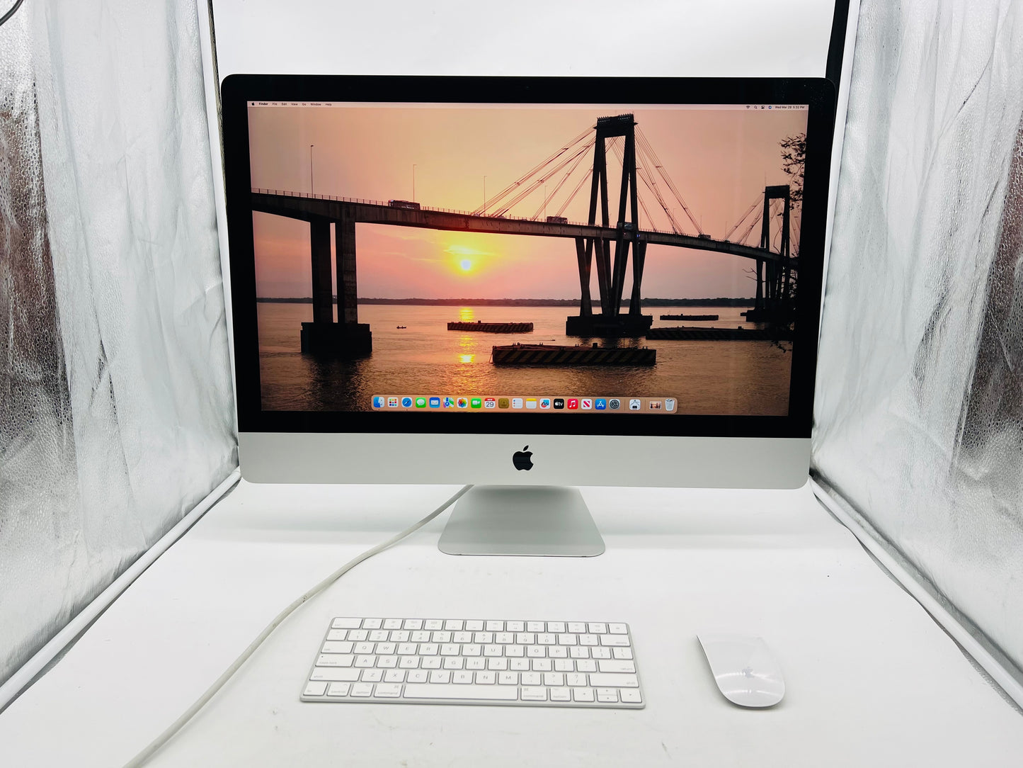 Apple 2019 iMac 27 in 5K Retina 3.6GHz 8-Core i9 64GB RAM 1TB SSD RP580X 8GB