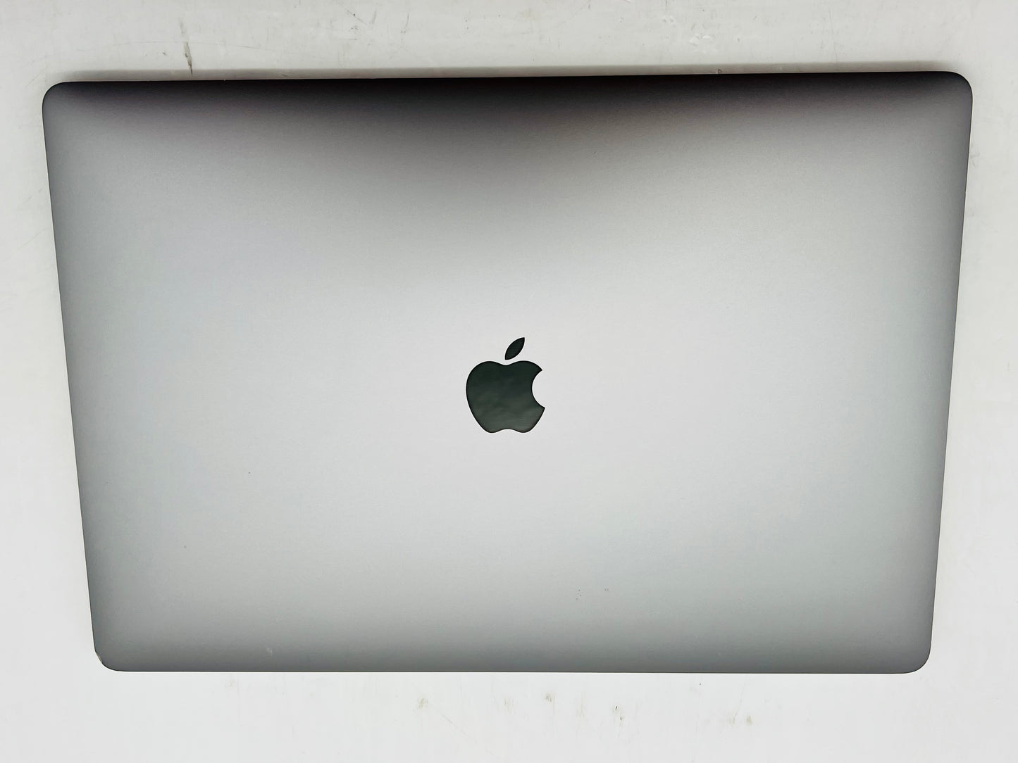 Apple 2018 MacBook Pro 15-inch 2.6GHz 6-Core i7 16GB RAM 512GB SSD RP560X 4GB