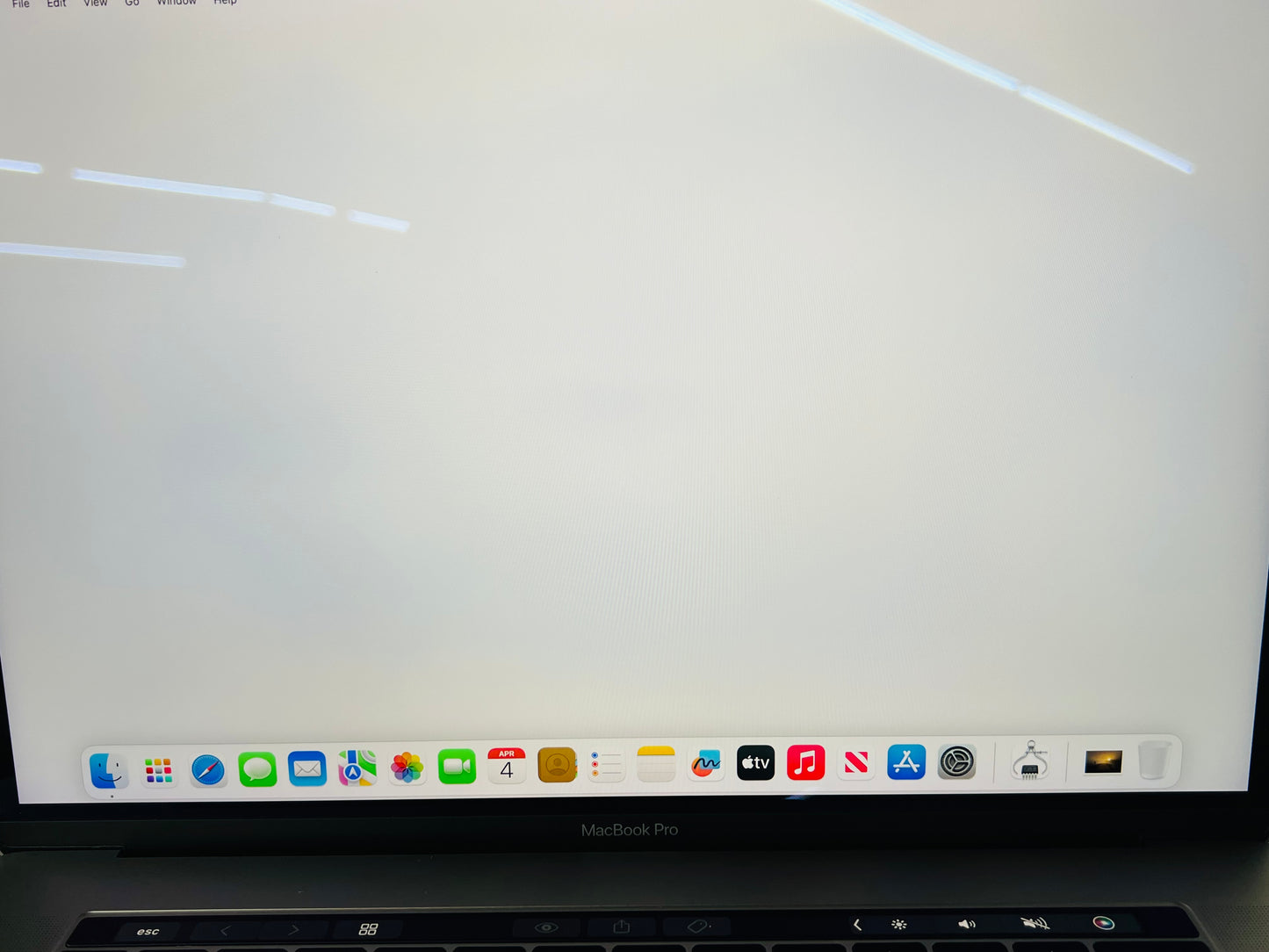 Apple 2018 MacBook Pro 15 in TB 2.6GHz 6-Core i7 32GB RAM 512GB RP560X 4GB