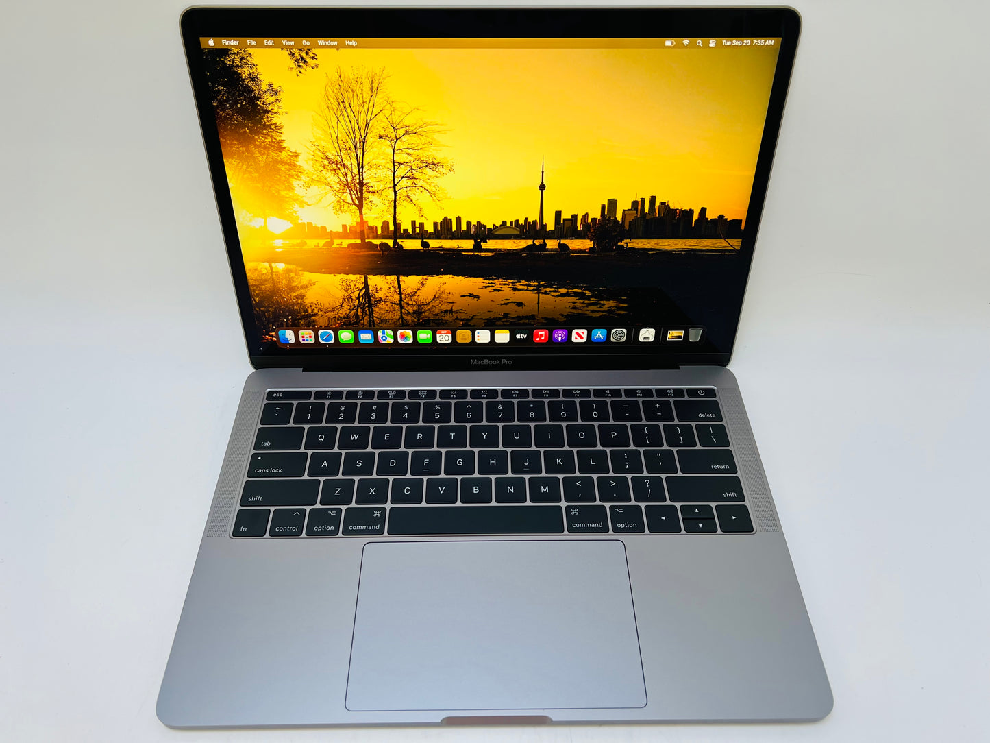 Apple 2017 13 in MacBook Pro Retina 2.3GHz Dual-Core i5 16GB 128GB SSD Grade (A)