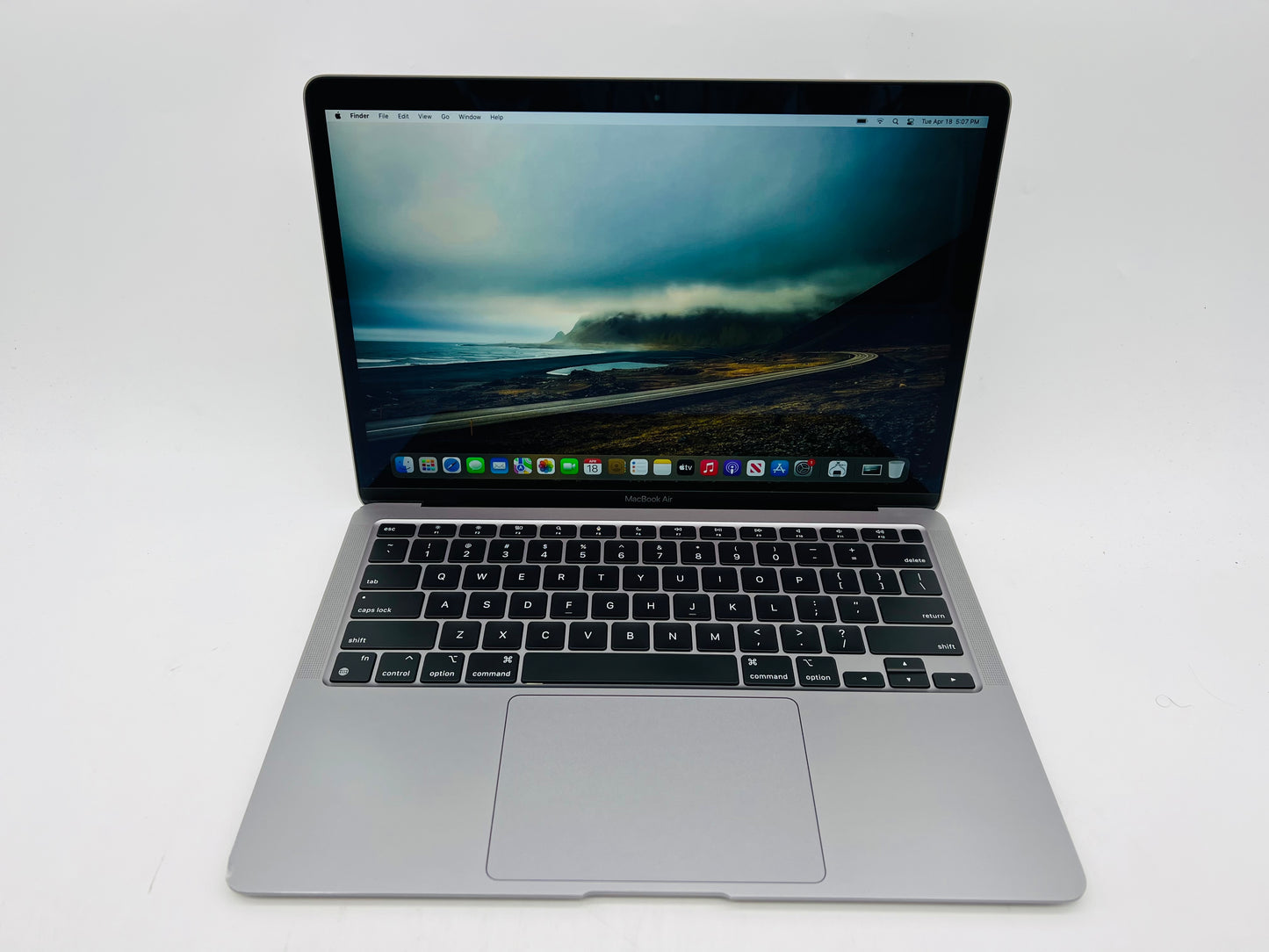 Apple 2020 MacBook Air 13 in M1 8-Core CPU 7-Core GPU 16GB RAM 256GB SSD