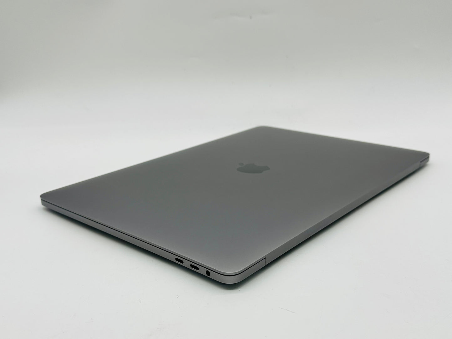 Apple 2019 15 in MacBook Pro TB 2.3GHz 8-Core i9 32GB RAM 1TB SSD Vega 20 4GB