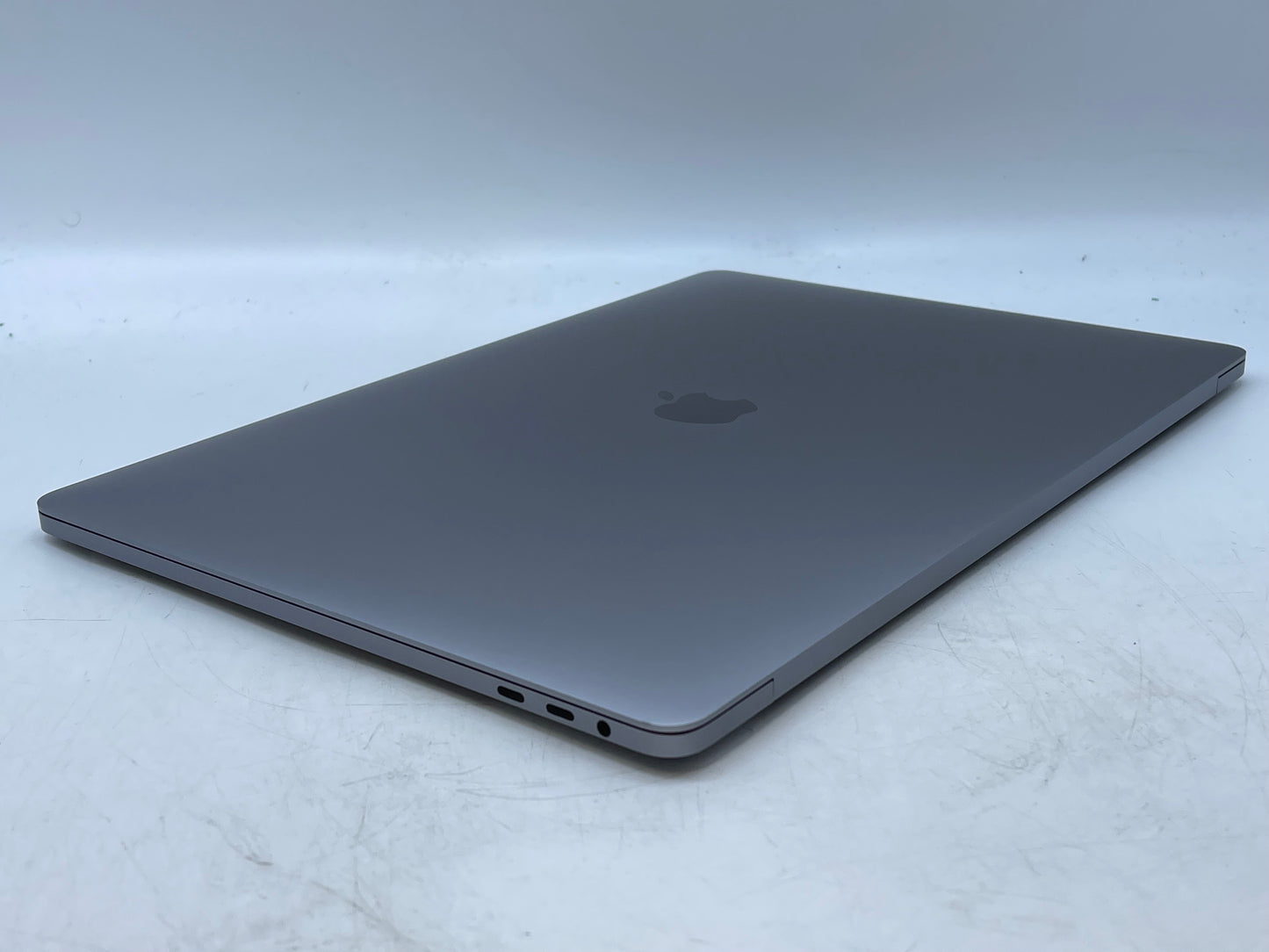Apple 2019 15 in MacBook Pro TB 2.6GHz 6-Core i7 32GB RAM 512GB SSD RP555X 4GB