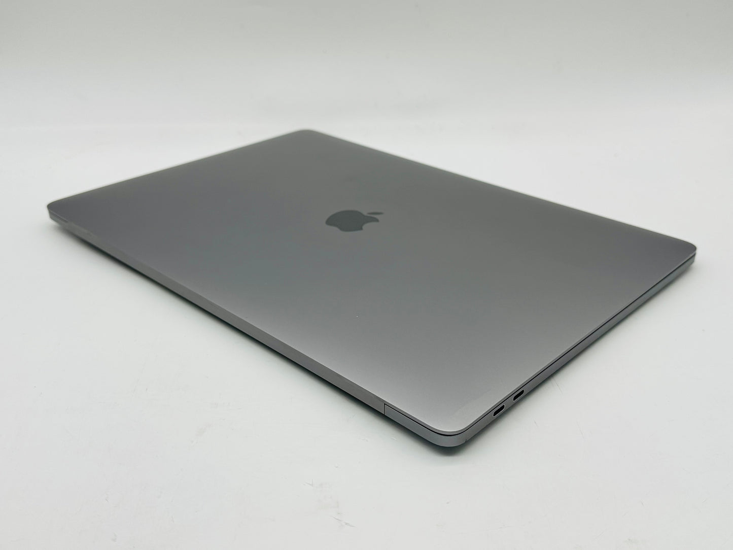 Apple 2019 15 in MacBook Pro TB 2.4GHz 8-Core i9 32GB RAM 4TB SSD Vega 20 4GB