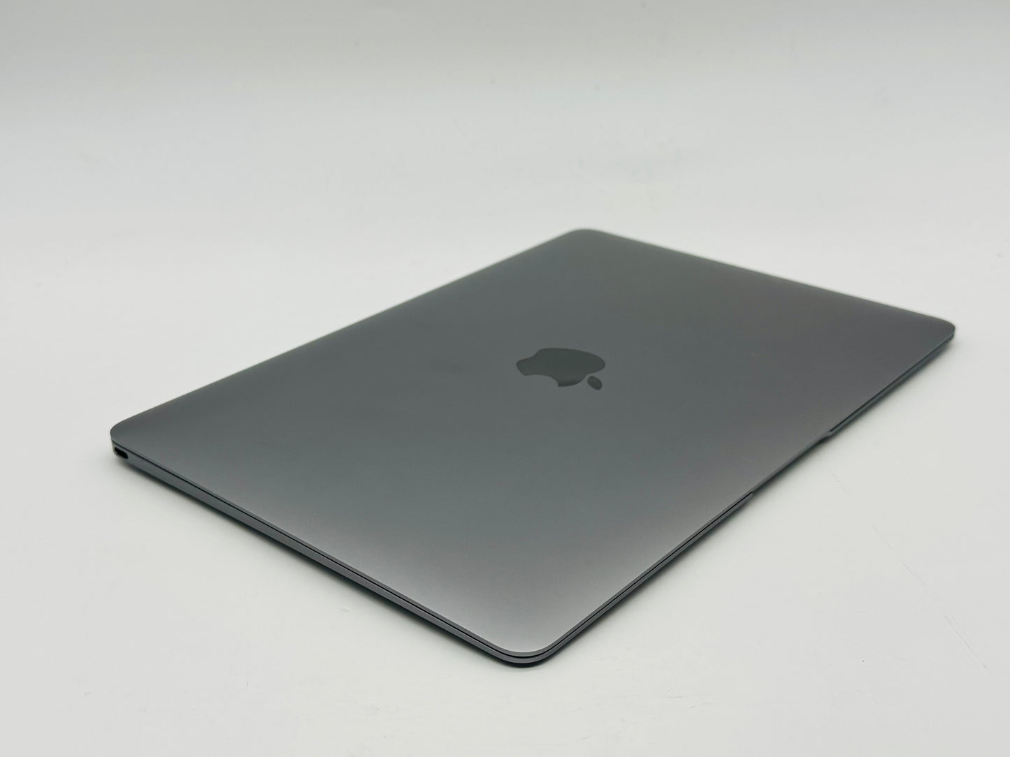 Apple 2017 MacBook 12 in 1.2GHz Dual-Core m3 8GB RAM 256GB SSD IHG615