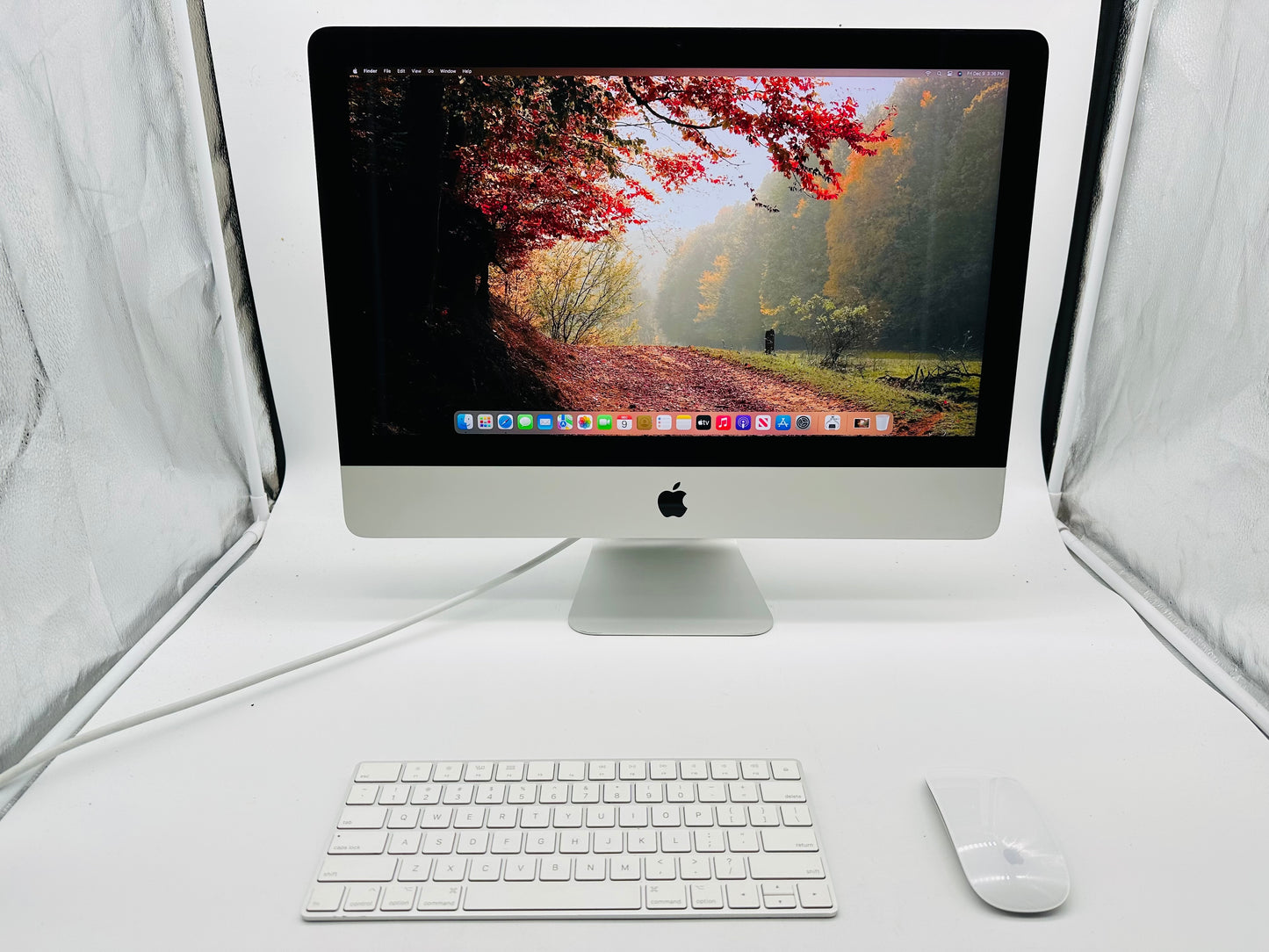 Apple 2019 iMac 21 in 4K Retina 3.0GHz 6-Core i5 16GB RAM 1TB Fusion RP560X 4GB