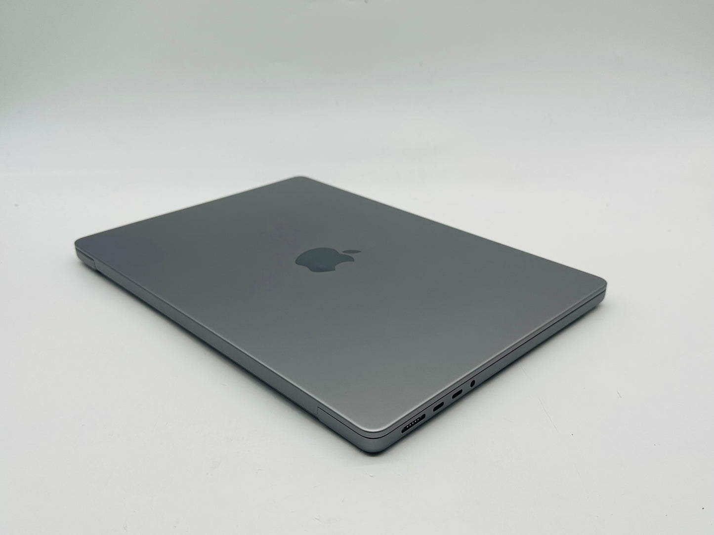 Apple 2021 14 in MacBook Pro M1 Pro 8-Core CPU 14-Core GPU 16GB RAM 512GB SSD