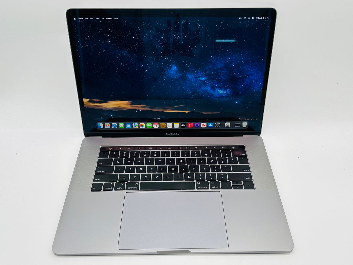 Apple 2018 15 in MacBook Pro TB 2.6GHz 6-Core i7 16GB RAM 512GB SSD RP555X 4GB