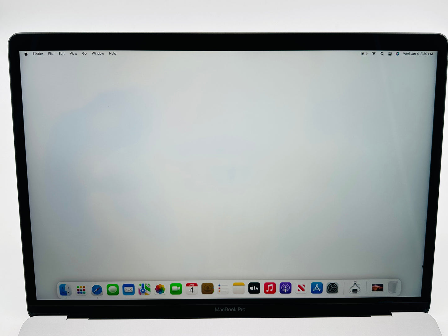Apple 2018 MacBook Pro 15 in TB 2.6GHz 6-Core i7 32GB RAM 512GB SSD RP560X 4GB