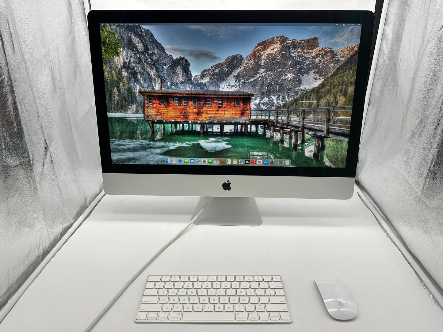 Apple 2020 iMac 27 in 5K 3.6GHz 10-Core i9 64GB RAM 4TB SSD RP5700XT 16GB AC+