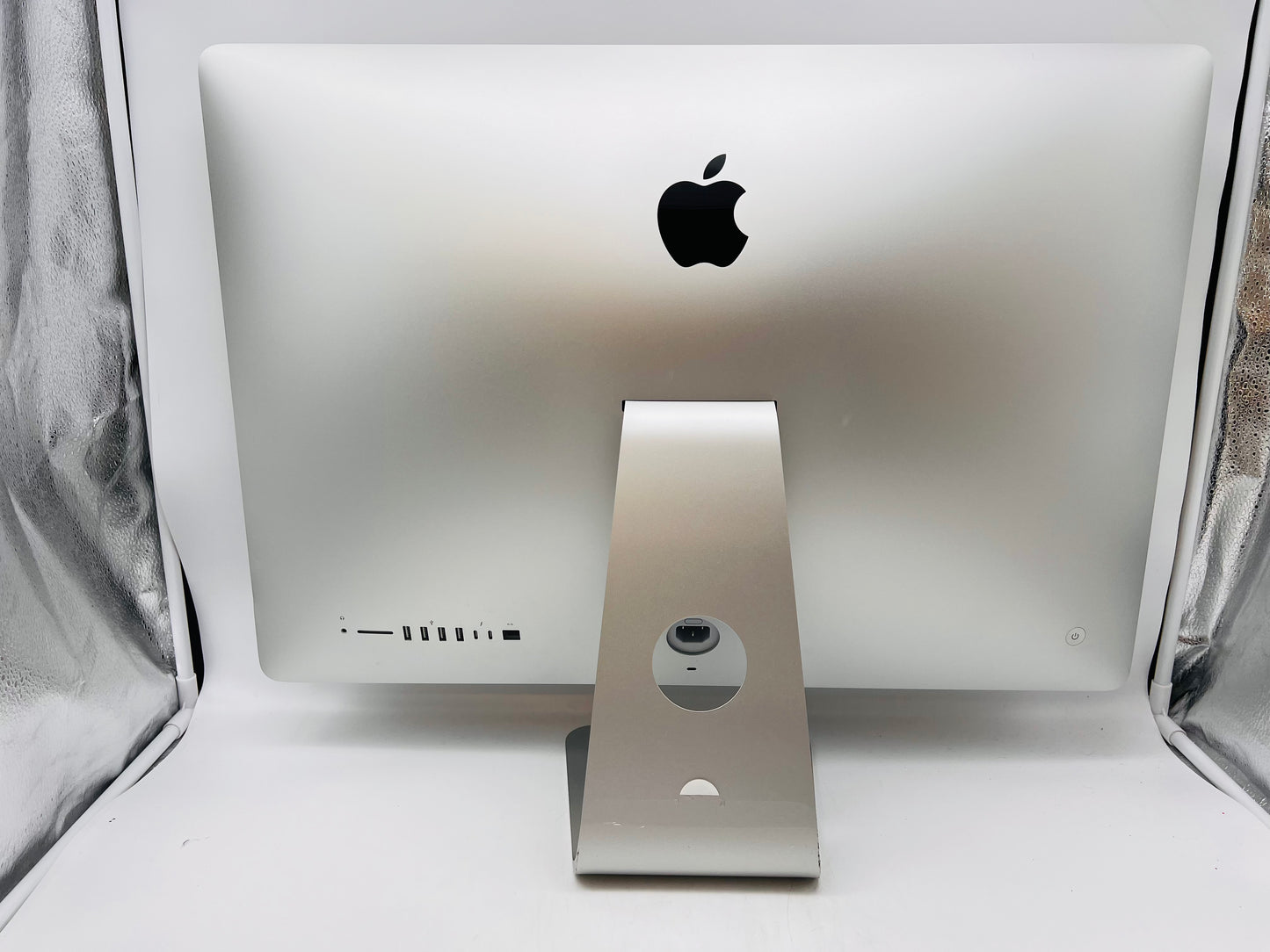Apple 2019 iMac 27 in 5k Retina 3.0GHz 6-Core i5 16GB RAM 256GB SSD RP570X 4GB