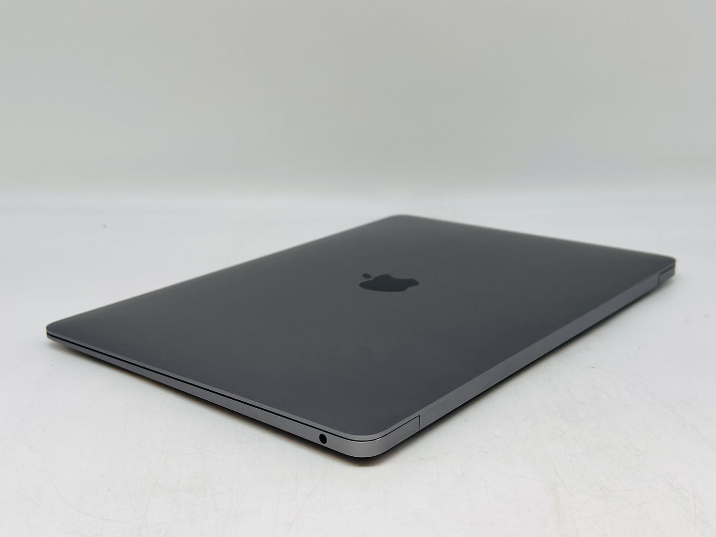 Apple 2018 13 in MacBook Air 1.6GHz Dual-Core i5 8GB RAM 128GB SSD IUG617