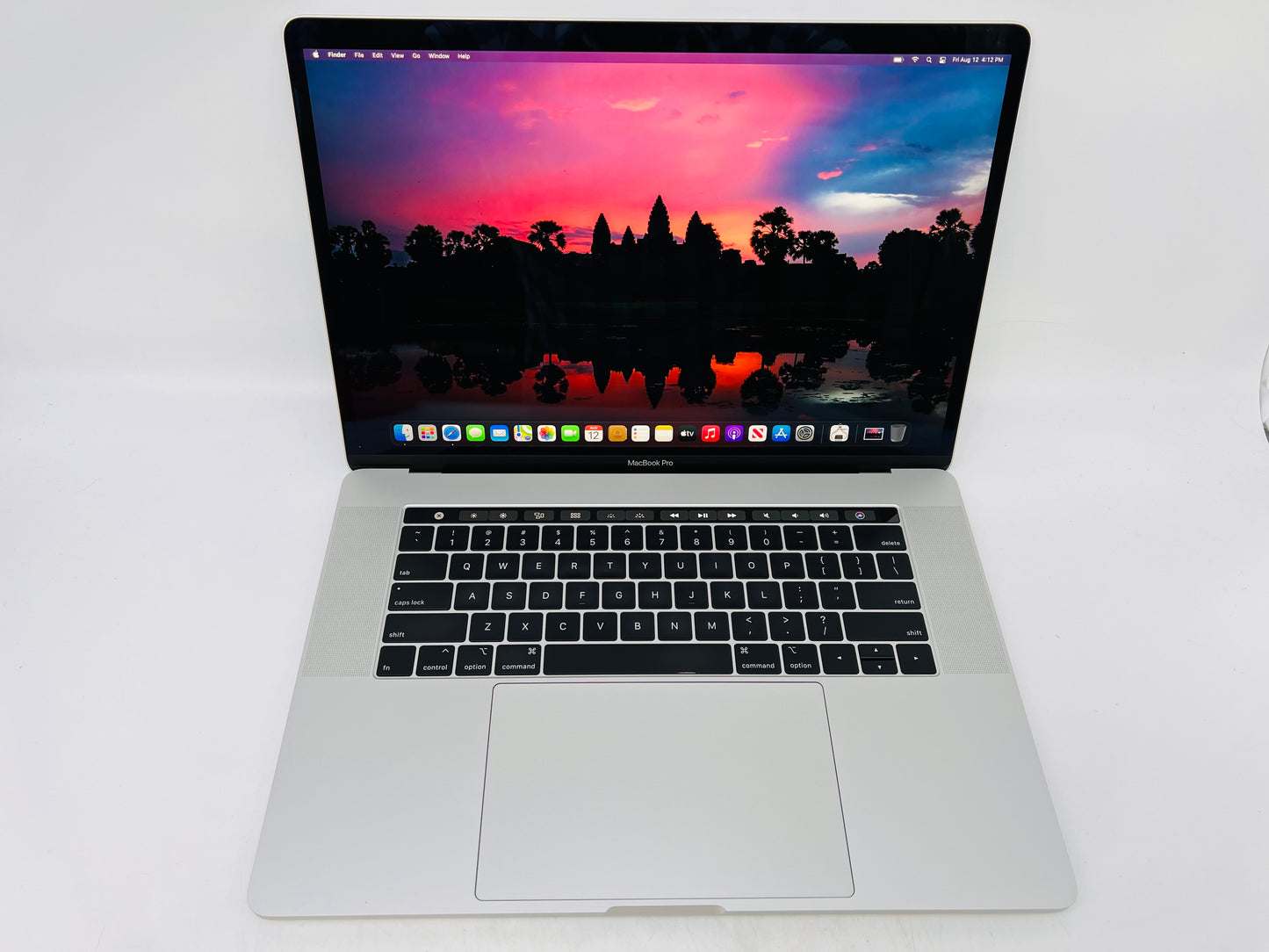 Apple 2018 15 in MacBook Pro TB 2.9GHz 6-Core i9 32GB RAM 1TB SSD Vega 20 4GB